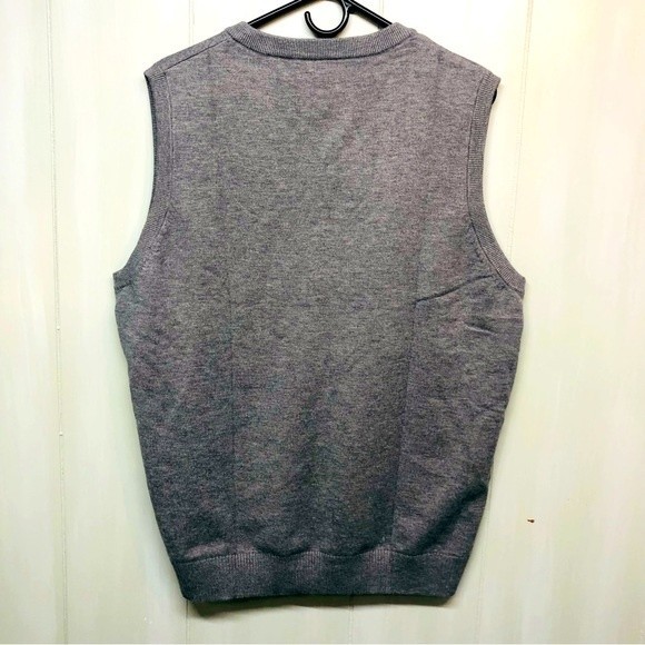 NWOT Men's Gray Cotton blend v-neck sweater vest with diamond pattern, size XXL - Picture 6 of 7